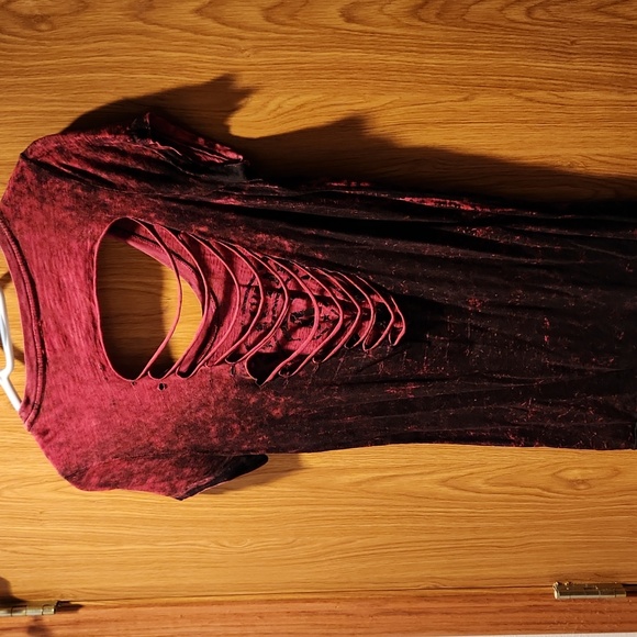 AFFLICTION Reversable Red/Black Distressed Tee Size L - Picture 2 of 7